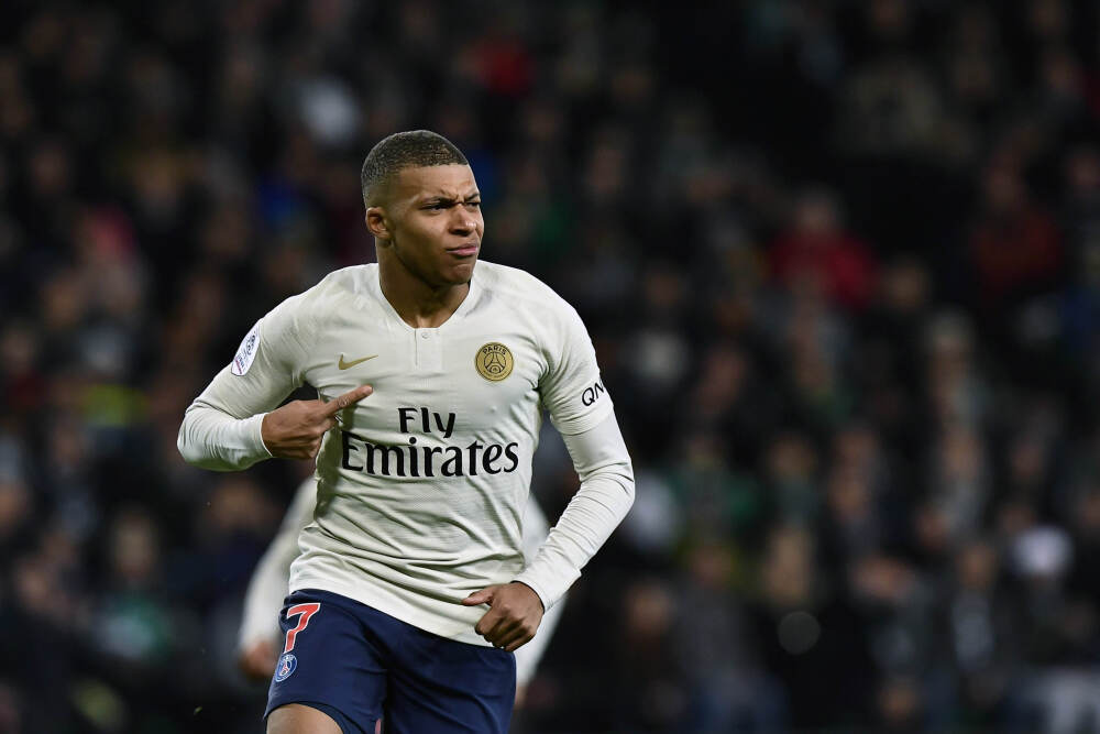 夏达龙告别广州豹：在广州踢球这两年，是职业生涯非常重要的时光